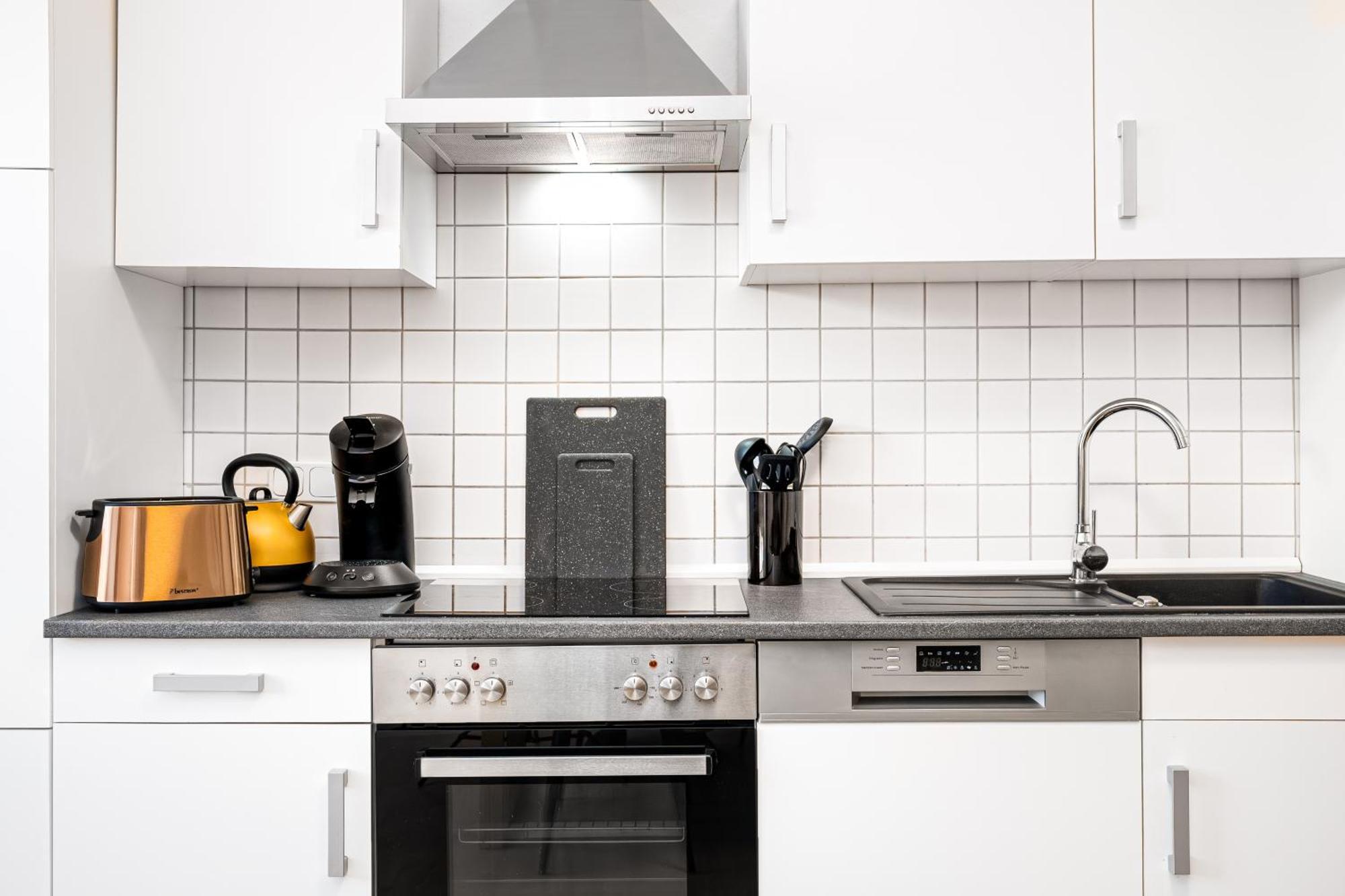 Smart Home - Essen - Perfect For 5 Guests! Central - Balcony - Netflix - Free Parking Zone Exterior photo